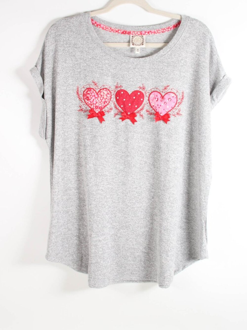 Tru Self 2X Gray Heart Applique Top Pink Valentine Short Sleeve Plus Size